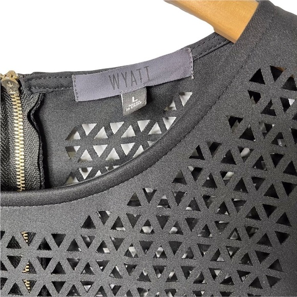 Wyatt Sheath Dress Perforated Black Faux Leather Cap Sleeve Size Large - Picture 4 of 9